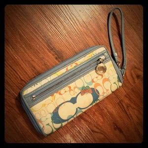Large Coach Wristlet Wallet